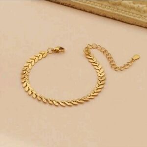 NEW 18k Gold Plated Leaflet Stainless Steel Chain Bracelet